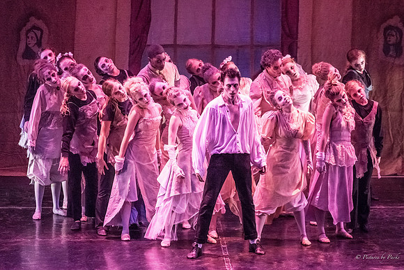 2013 Ghosts by The Griffin Ballet Theatre