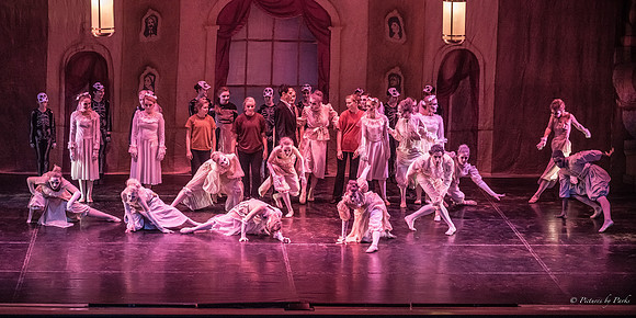 2013 Ghosts by The Griffin Ballet Theatre