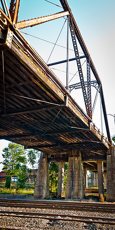 6th St Bridge & Train 081511